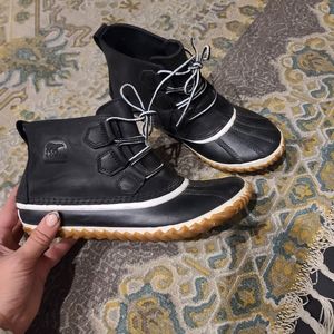 Sorel 'out & about' boot || size 8.5